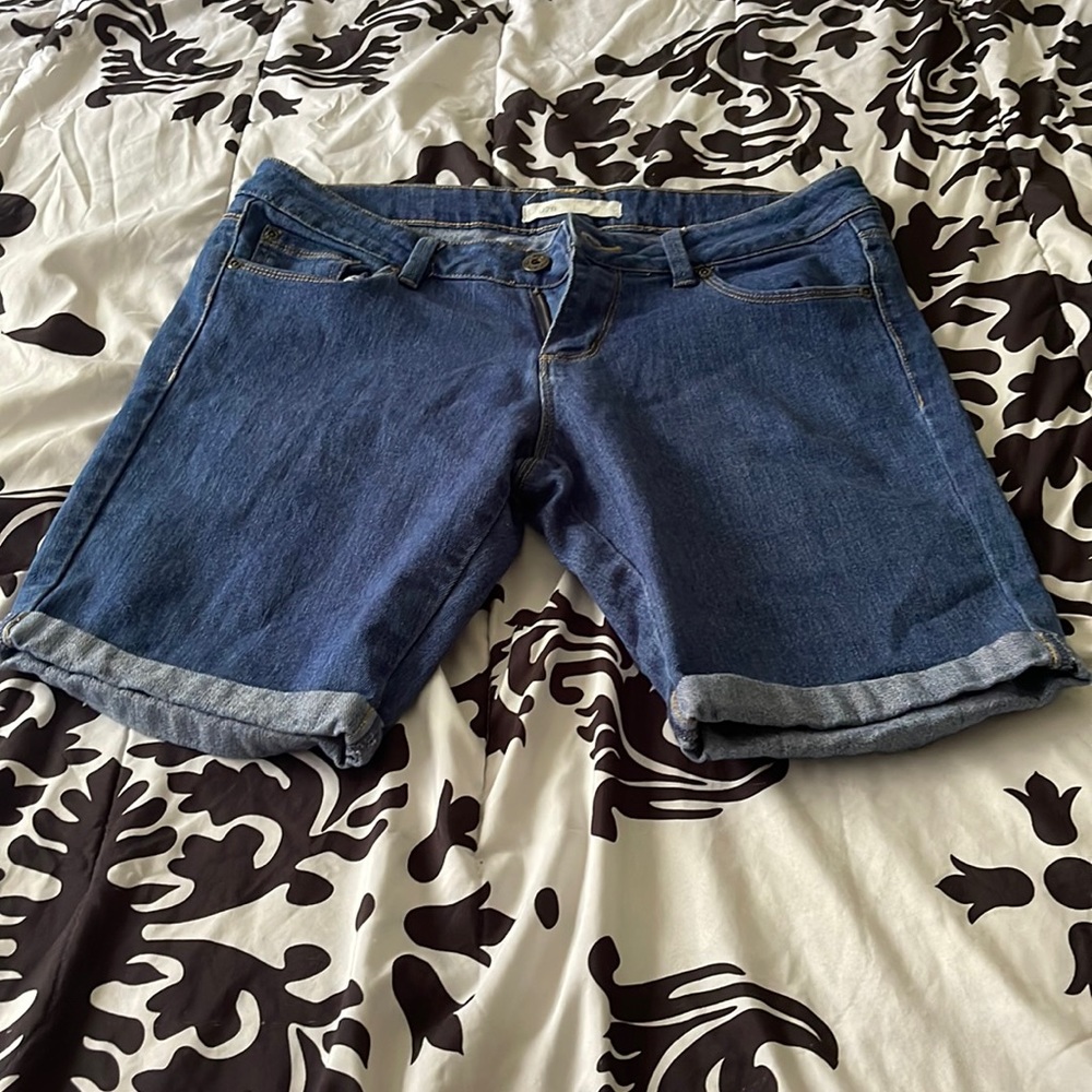 Medium wash jean shorts